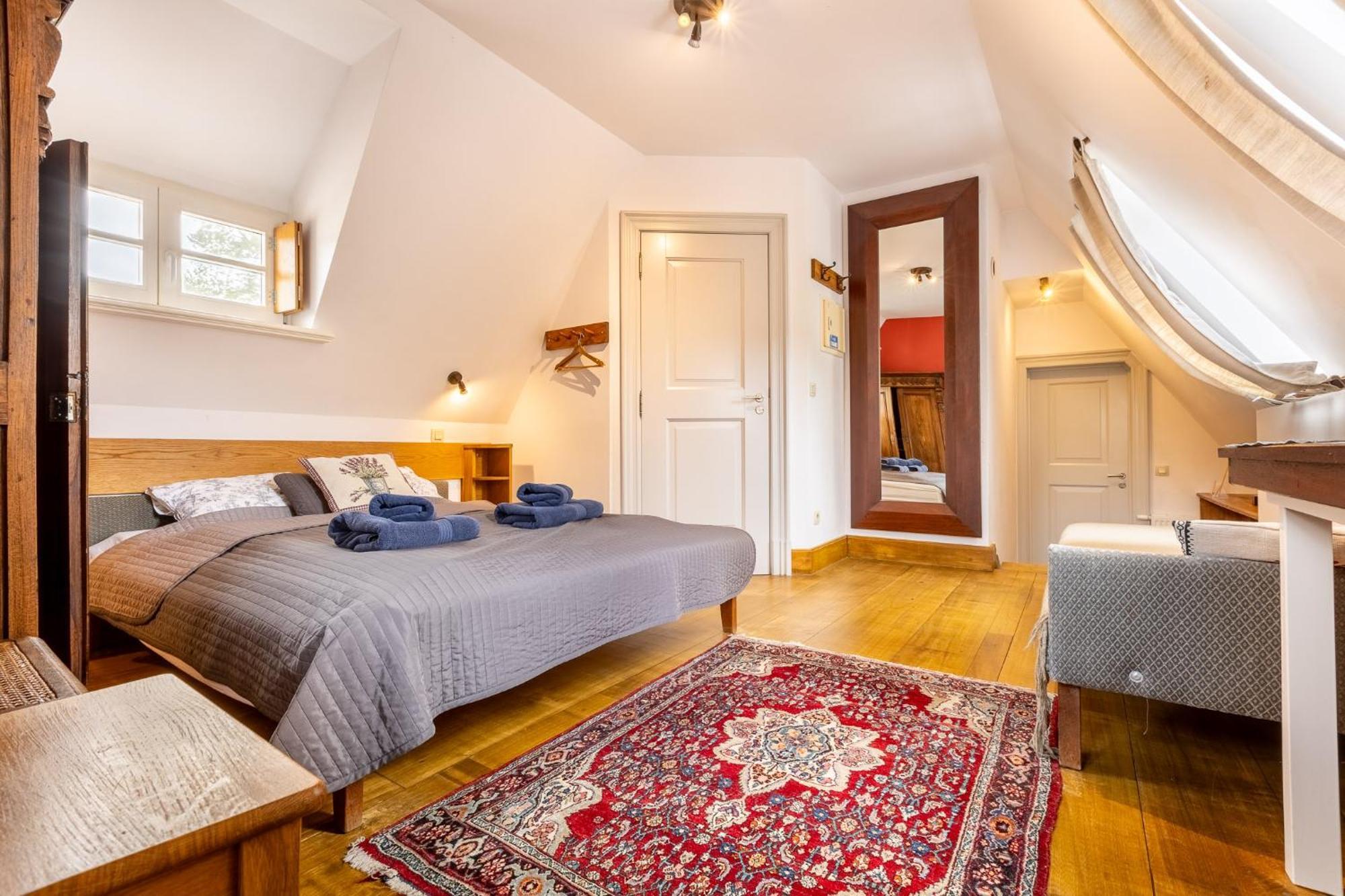 Gosciniec Pod Zajacem Bed & Breakfast Olesnica  Exterior photo